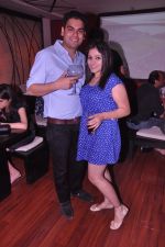 Karan Nanda and Arunima Nagpal at Smoke House Grill on Live Night with Jonqui and DJ Amit at on 30 June 2012.JPG